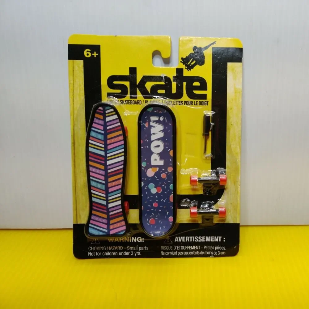 Combo Pack Set of 2 Skate Finger Skateboard Wheels Screws & Mini Screwdriver Toy
